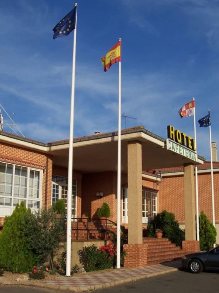 Hotel Mlc Benavente Exterior foto