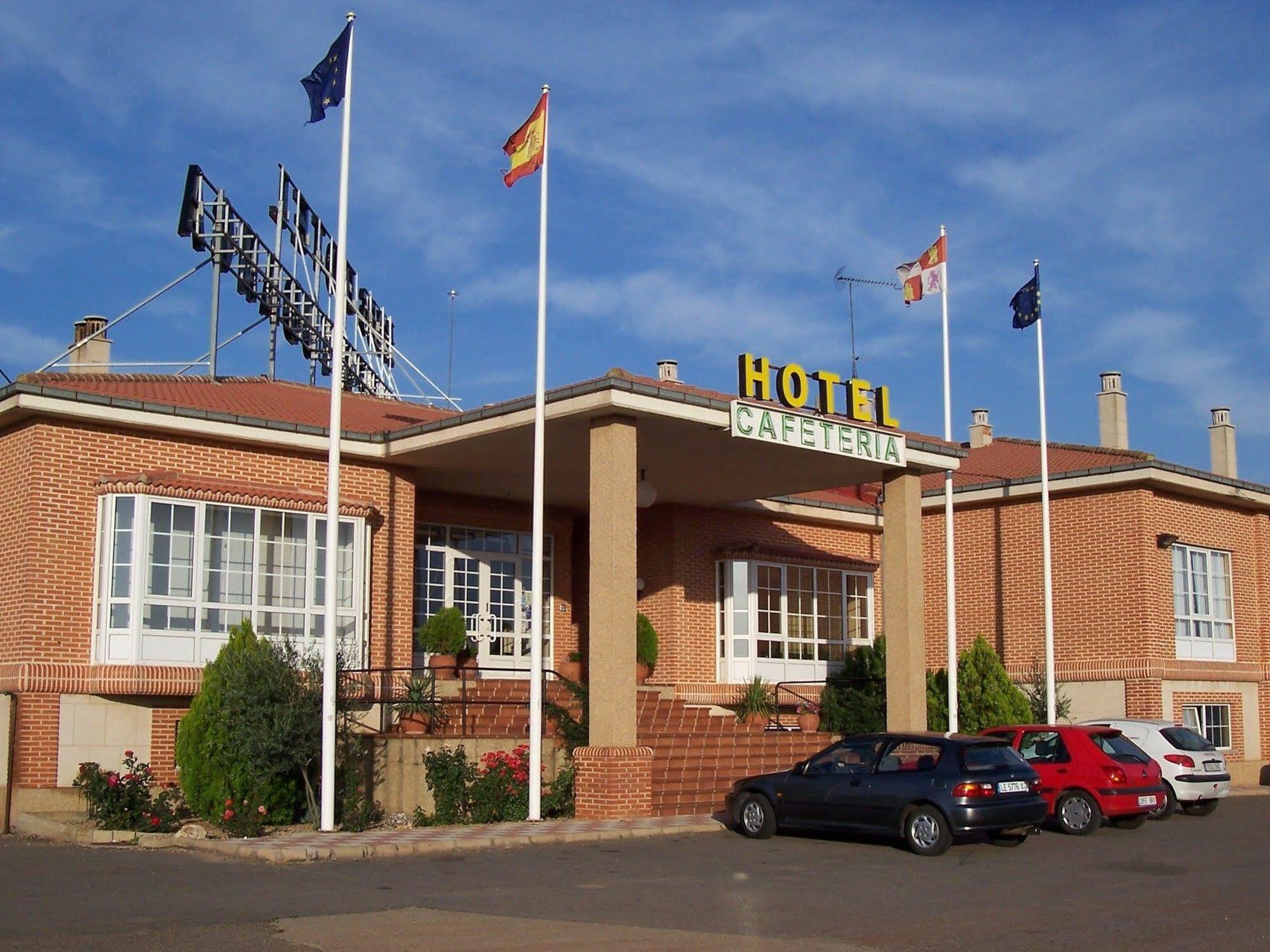 Hotel Mlc Benavente Exterior foto